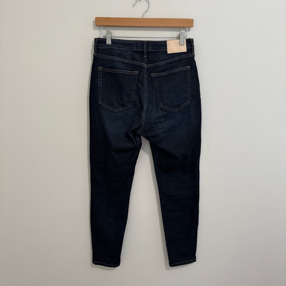 Everlane The Curvy High Rise Skinny Jeans in Dark Wash - Picture 5 of 7
